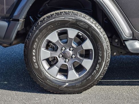 Used 2018 Jeep Wrangler Unlimited Sahara image 11