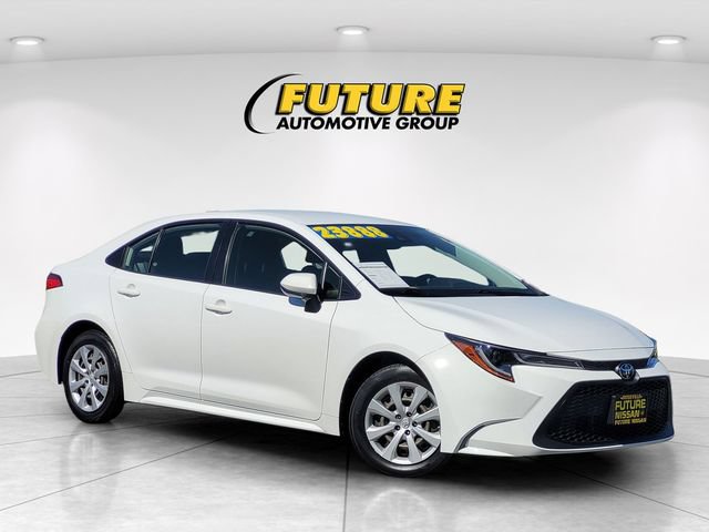 Used 2022 Toyota Corolla LE FWD image 1