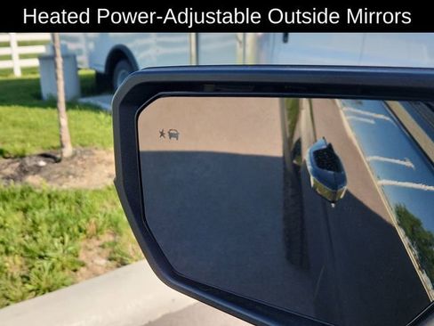 Used 2024 GMC Canyon Elevation w/ Elevation Premium Package RWD image 38