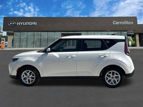Used 2025 Kia Soul LX w/ LX Technology Package image 8