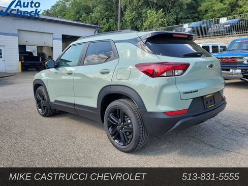 Used 2026 Chevrolet TrailBlazer LT w/ Midnight Edition FWD image 3
