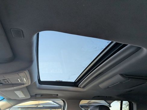 Used 2018 GMC Yukon XL SLT w/ Open Road Package image 18