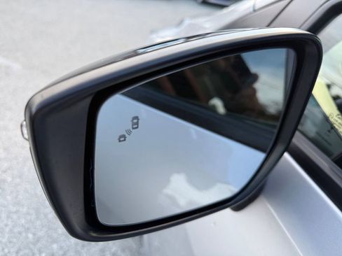 Certified 2025 Nissan Versa SR w/ Trunk Package image 36