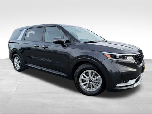 Certified 2024 Kia Carnival LX image 1