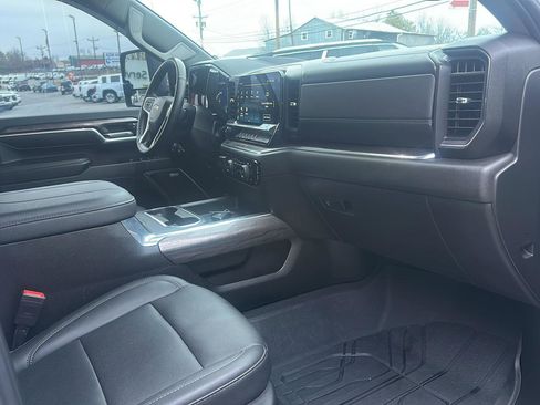 Used 2024 Chevrolet Silverado 3500 LTZ w/ LTZ Plus Package image 7