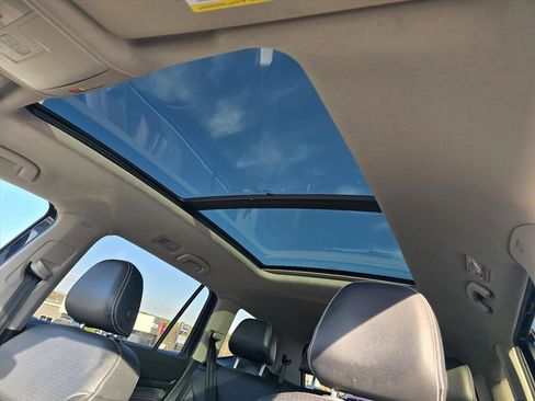 Used 2021 Volkswagen Atlas SE w/ Panoramic Sunroof Package image 7