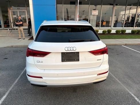 Used 2020 Audi Q3 2.0T Premium w/ Convenience Package AWD/4WD image 4