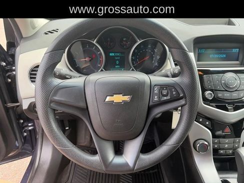 Used 2013 Chevrolet Cruze LS FWD image 17