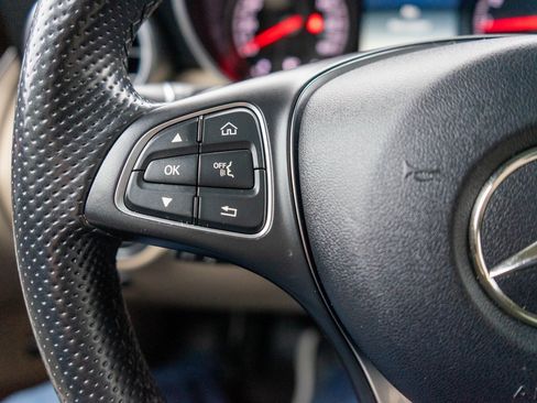 Used 2017 Mercedes-Benz GLC 300 4MATIC image 22