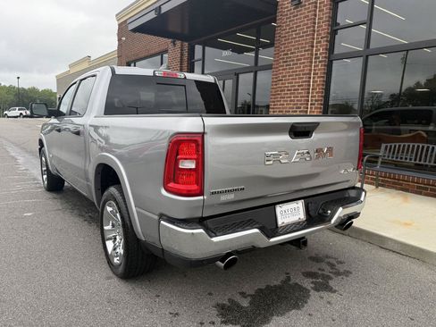 Used 2025 RAM 1500 Big Horn AWD/4WD image 4