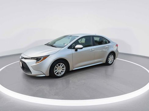 Certified 2022 Toyota Corolla LE FWD image 4