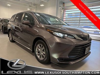 Used 2021 Toyota Sienna LE