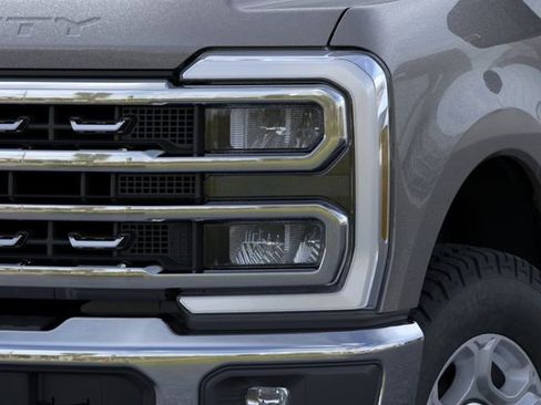 New 2026 Ford F350 XLT w/ XLT Premium Package AWD/4WD image 18