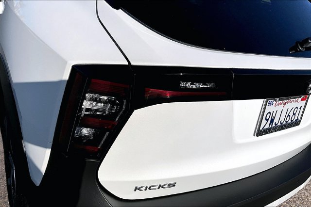 Used 2026 Nissan Kicks SV FWD image 22