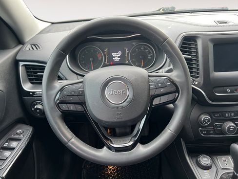 Used 2020 Jeep Cherokee Latitude Plus image 12