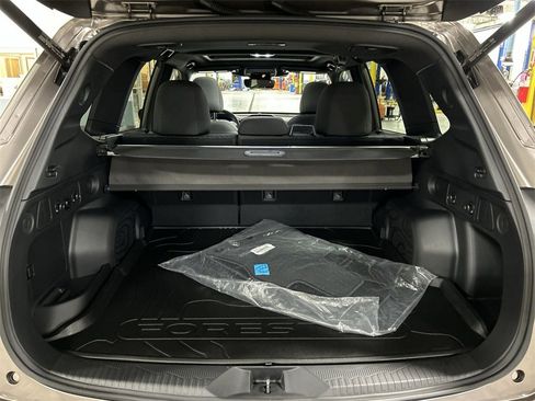 Certified 2025 Subaru Forester Premium image 27