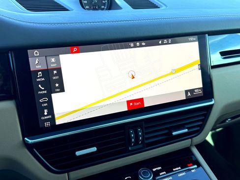 Used 2021 Porsche Cayenne S image 39