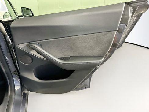 Used 2022 Tesla Model Y Performance AWD/4WD image 29