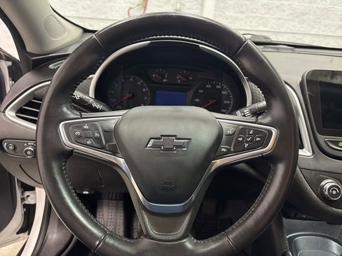 Used 2022 Chevrolet Malibu RS image 24