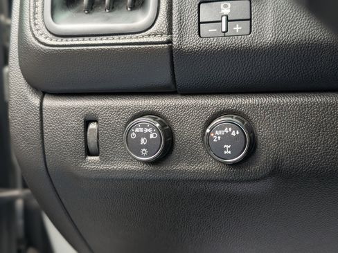 Used 2018 GMC Canyon SLE w/ SLE Convenience Package image 24