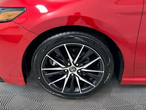 Used 2022 Toyota Camry SE image 8