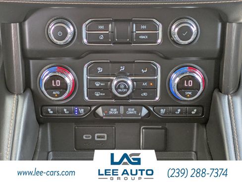 Used 2023 GMC Yukon AT4 w/ AT4 Premium Package AWD/4WD image 17