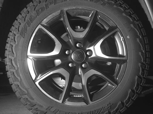 Used 2025 Jeep Compass Trailhawk AWD/4WD image 14