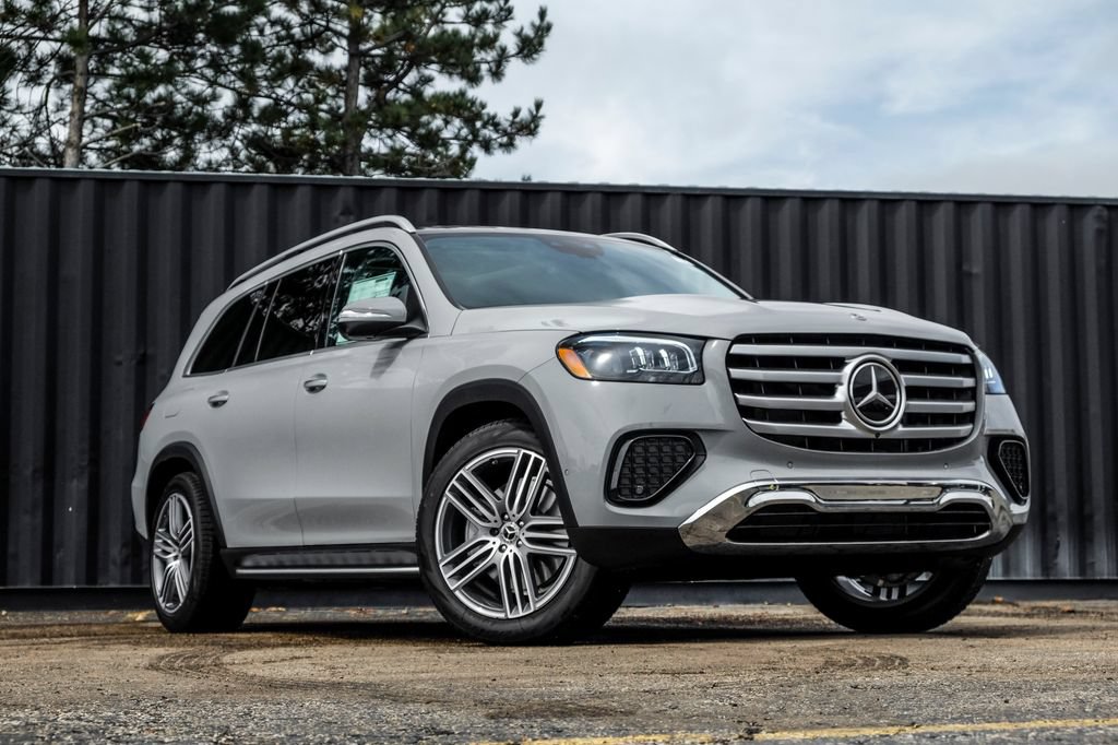 Used 2026 Mercedes-Benz GLS 450 4MATIC image 1
