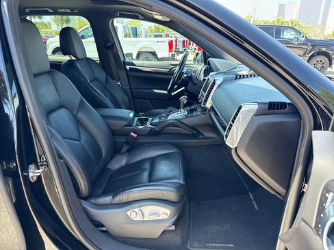 Used 2016 Porsche Cayenne AWD/4WD image 26