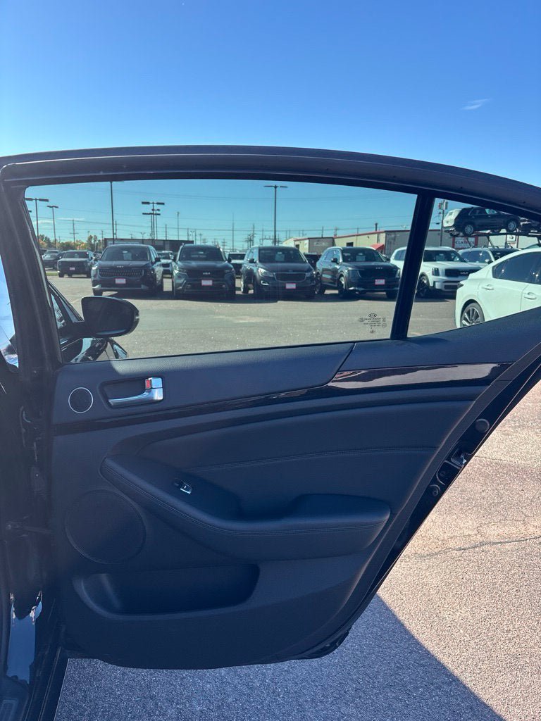 Used 2015 Kia Cadenza Premium FWD image 26