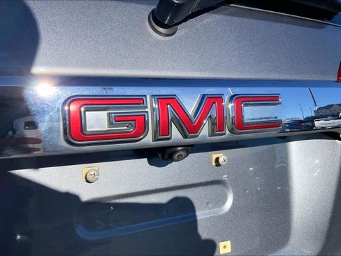 Used 2021 GMC Acadia SLT image 29