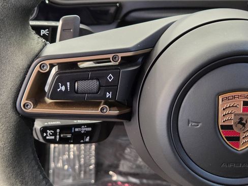 Certified 2025 Porsche Cayenne GTS AWD/4WD image 18