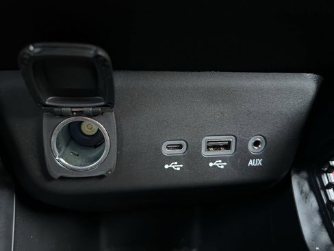 Used 2023 Chevrolet TrailBlazer RS w/ Convenience Package image 21