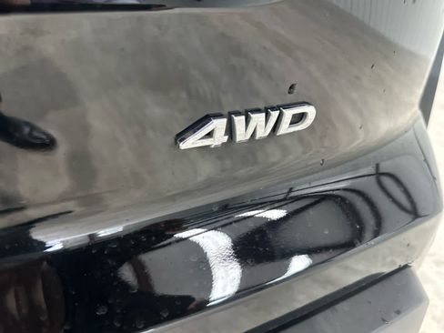 Used 2025 Nissan Pathfinder SV AWD/4WD image 12
