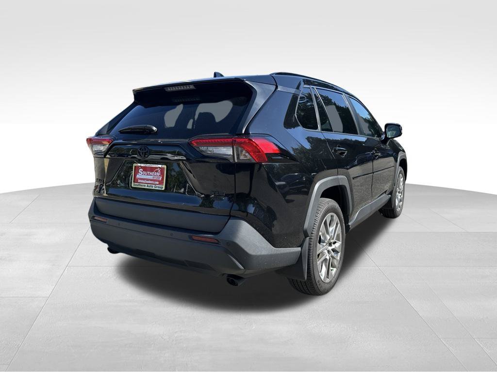 Used 2025 Toyota RAV4 XLE Premium w/ Weather Package AWD/4WD image 5