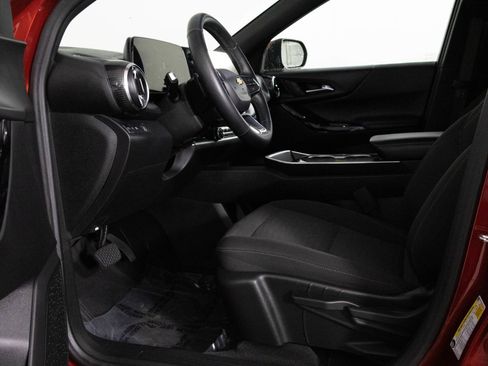 Used 2025 Chevrolet Equinox LT image 17