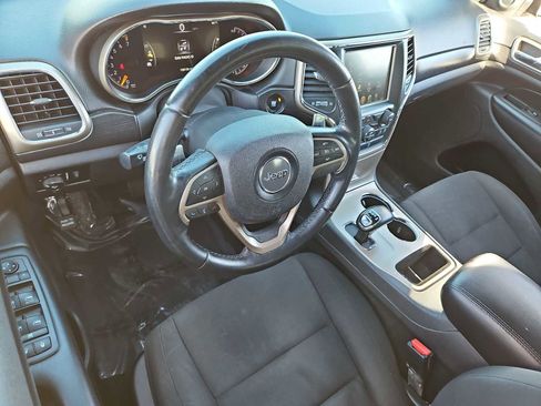 Used 2014 Jeep Grand Cherokee Laredo w/ 18" Wheel & 8.4" Radio Group image 10