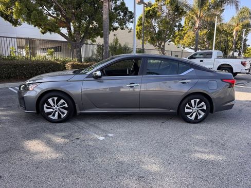 Certified 2024 Nissan Altima 2.5 S FWD image 5