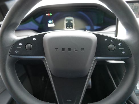 Used 2024 Tesla Model X Plaid image 25