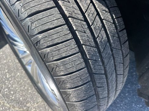 Used 2020 Ford Explorer Limited image 38