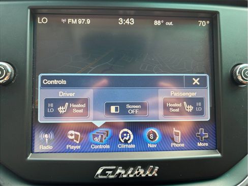 Used 2016 Maserati Ghibli RWD image 27