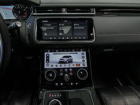Used 2018 Land Rover Range Rover Velar R-Dynamic HSE AWD/4WD image 15