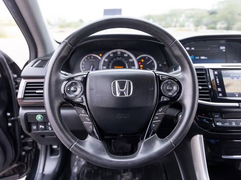 Used 2016 Honda Accord Touring image 20