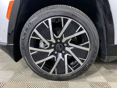 Used 2025 Jeep Wagoneer S Limited image 31