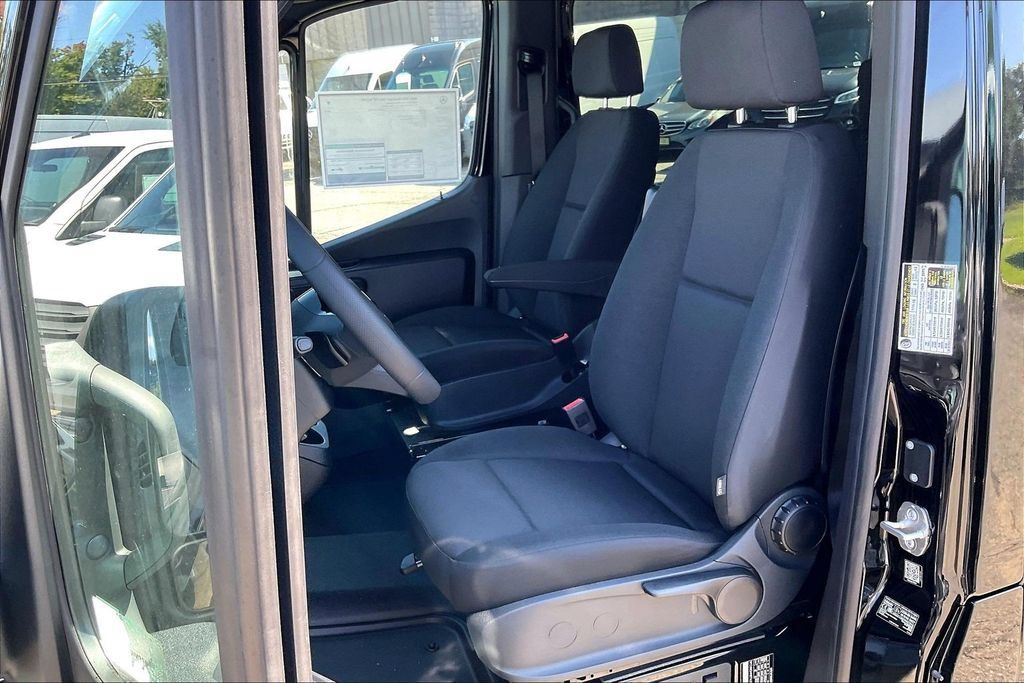 New 2026 Mercedes-Benz Sprinter 2500 image 8