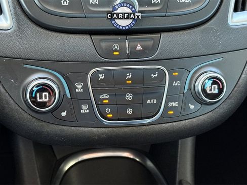 Used 2022 Chevrolet Malibu LT image 29