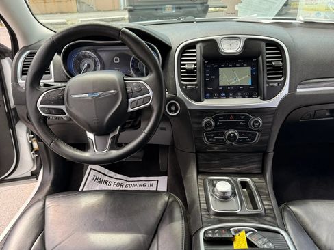 Used 2019 Chrysler 300 Touring L w/ Quick Order Package 22F RWD image 19