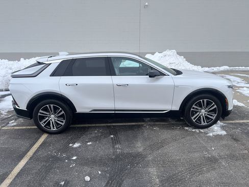 Used 2025 Cadillac Lyriq Luxury image 7