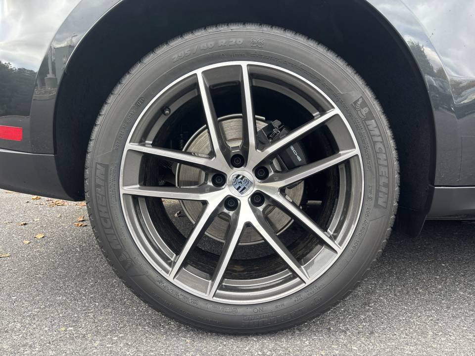 Certified 2026 Porsche Macan AWD/4WD image 23