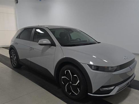 Used 2024 Hyundai Ioniq 5 SEL image 3